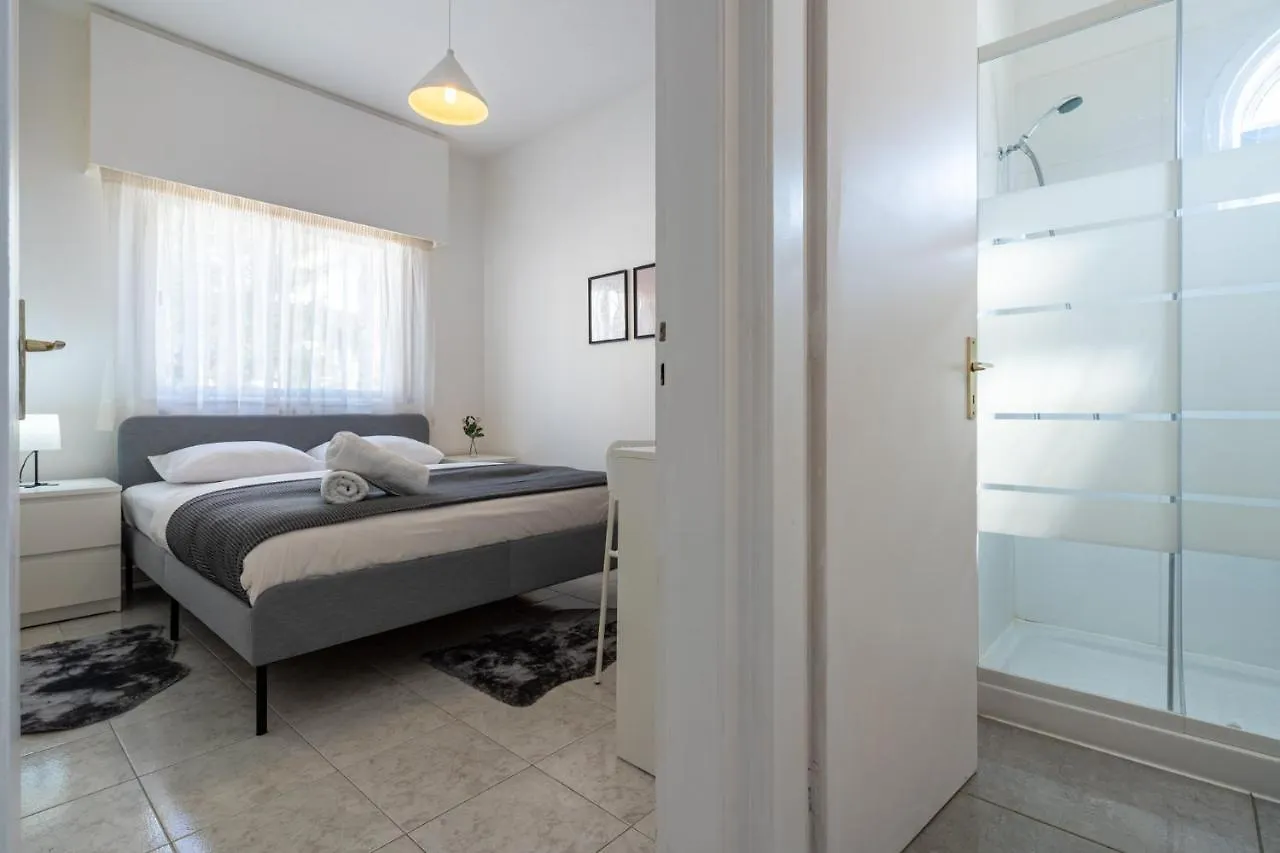 Groovy 1-Bedroom Apartment In לרנקה 0*,